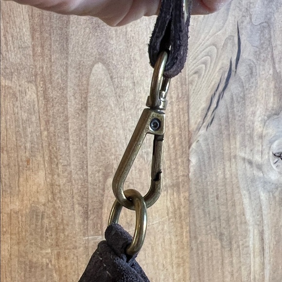 Marlon Firenze | Chocolate Leather Hobo Bag w/ Interchangeable Crossbody Strap - Picture 6 of 9